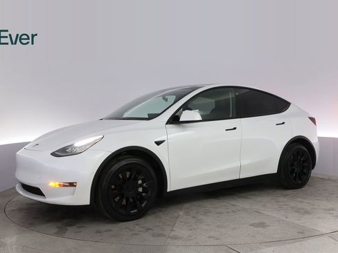 Used 2021 Tesla Model Y Long Range AWD/4WD image 18