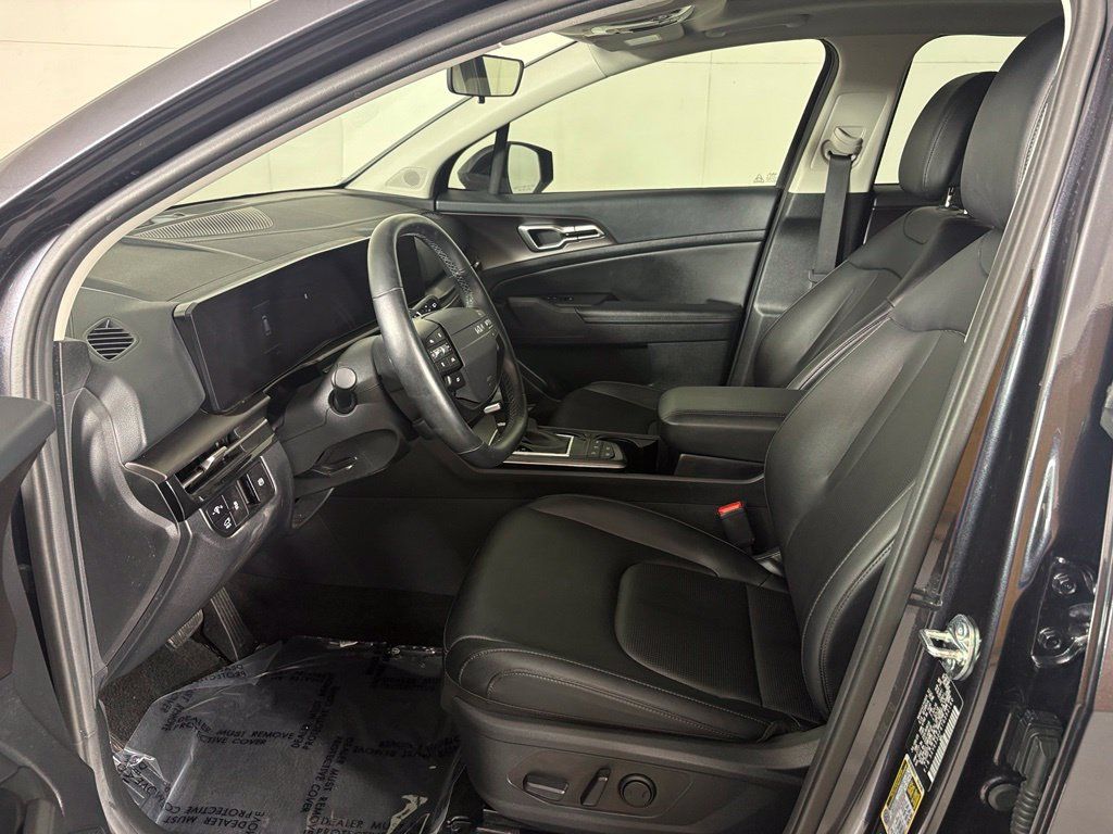 Used 2026 Kia Sportage EX w/ EX Panorama Roof Package FWD image 16