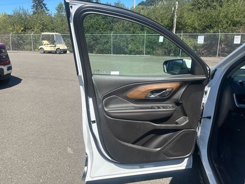 Used 2018 GMC Terrain SLE FWD image 11