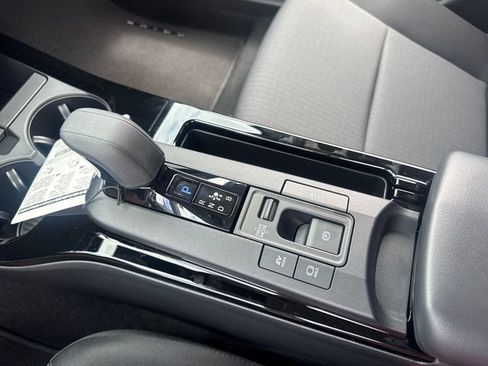 New 2026 Toyota Prius LE FWD image 18