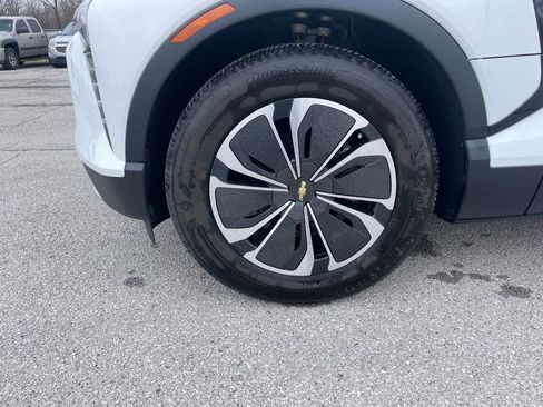 Used 2024 Chevrolet Blazer EV LT image 9