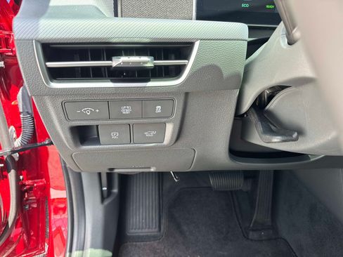 Used 2025 Hyundai Sonata Limited FWD image 31