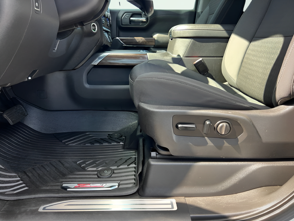 Used 2021 Chevrolet Silverado 1500 RST AWD/4WD image 44
