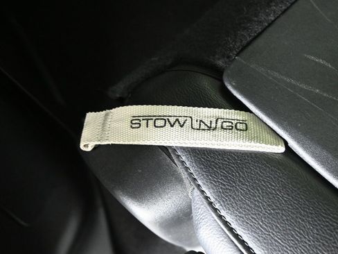 Used 2022 Chrysler Pacifica Touring-L w/ S Appearance Package image 16