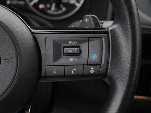 Used 2023 Nissan Rogue SV FWD image 29