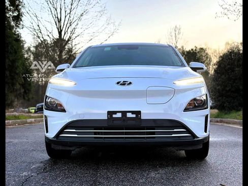 Used 2023 Hyundai Kona SEL image 4