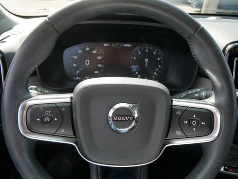 Used 2021 Volvo XC40 T5 Inscription w/ Advanced Package image 22
