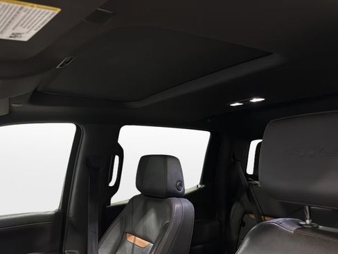 Used 2021 GMC Sierra 1500 AT4 w/ AT4 Premium Package AWD/4WD image 37