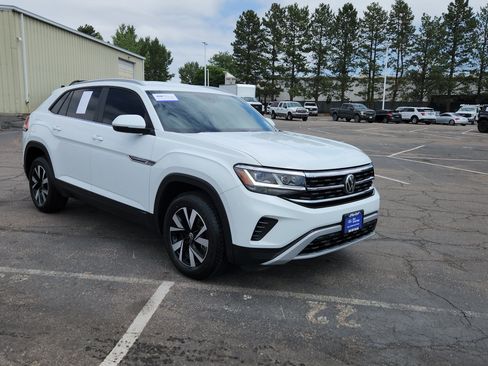 Used 2022 Volkswagen Atlas Cross Sport SE FWD image 16