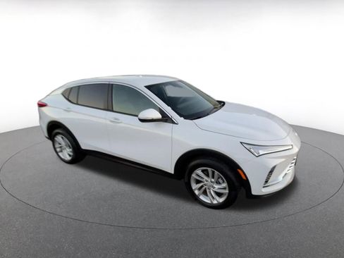 Used 2025 Buick Envista Preferred image 2