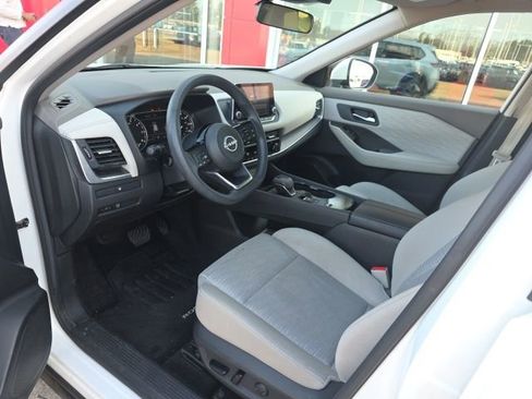 Certified 2023 Nissan Rogue SV image 9