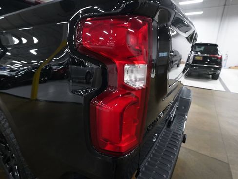 Used 2025 Chevrolet Silverado 1500 High Country w/ Midnight Edition AWD/4WD image 32