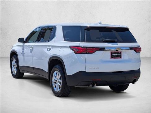 Used 2023 Chevrolet Traverse LS FWD image 8