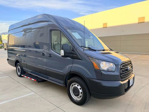 Used 2019 Ford Transit 250 148 High Roof Extended RWD image 3
