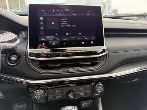 New 2026 Jeep Compass Latitude image 18