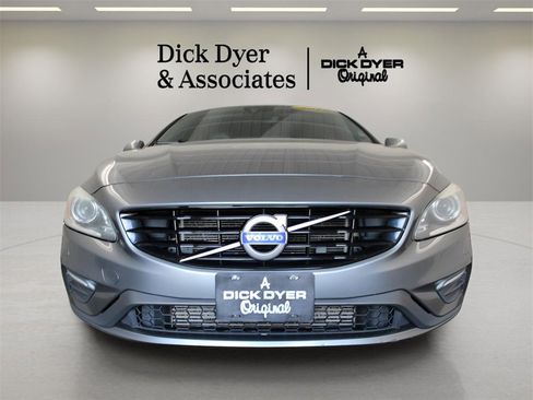 Used 2017 Volvo S60 T5 Dynamic image 11
