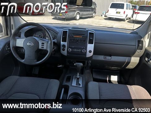 Used 2010 Nissan Frontier SE w/ SE Value Truck Pkg RWD image 7