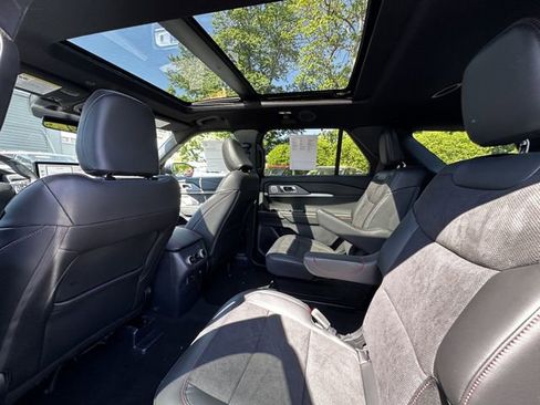 Certified 2025 Ford Explorer ST AWD/4WD image 18