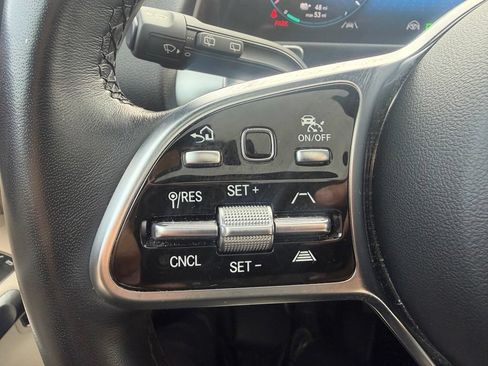 Used 2023 Mercedes-Benz EQB 300 4MATIC image 26