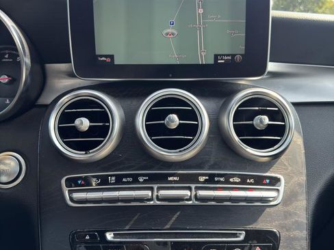Used 2018 Mercedes-Benz GLC 300 4MATIC w/ Multimedia Package image 10