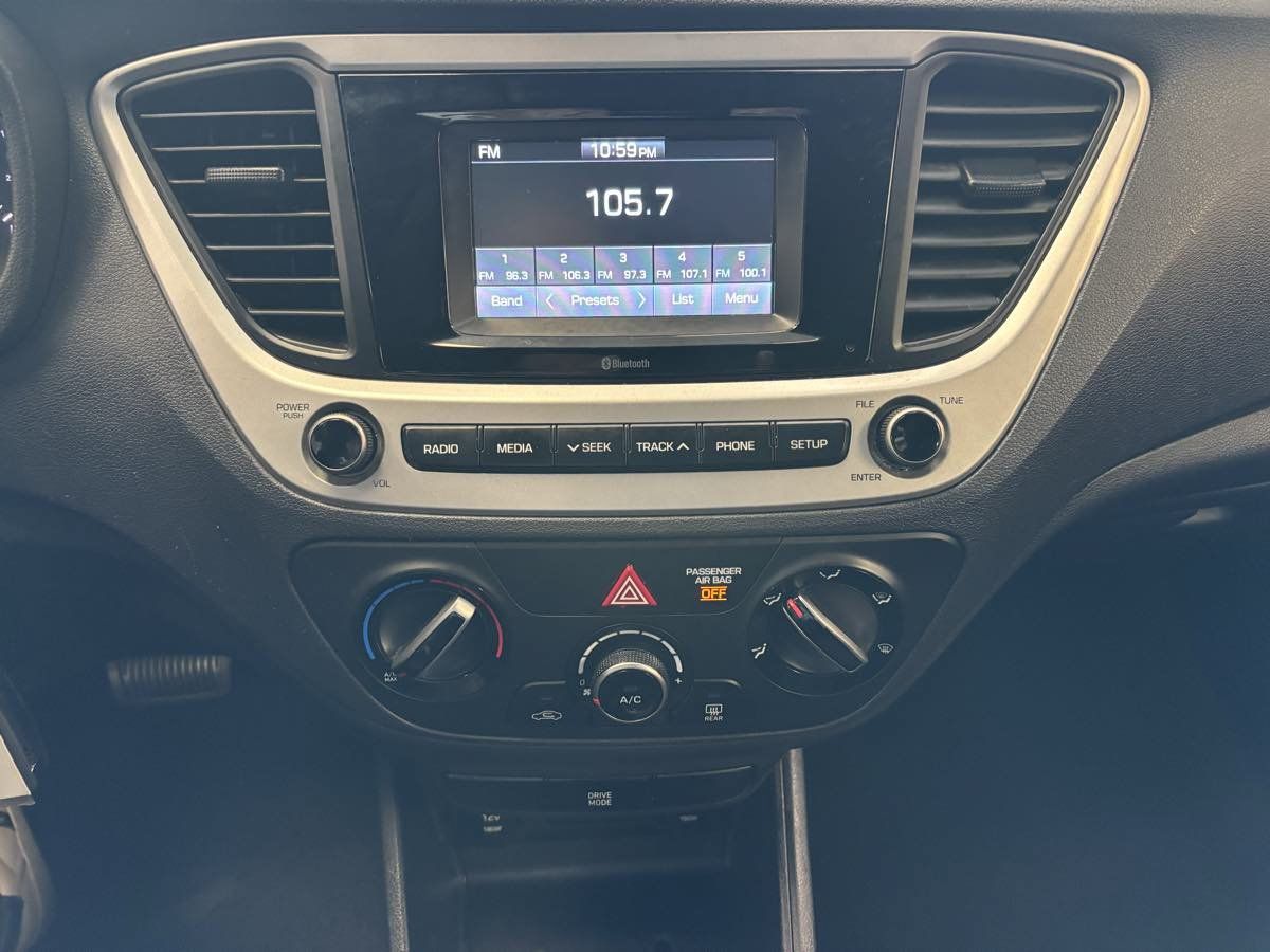 Used 2022 Hyundai Accent SE FWD image 16
