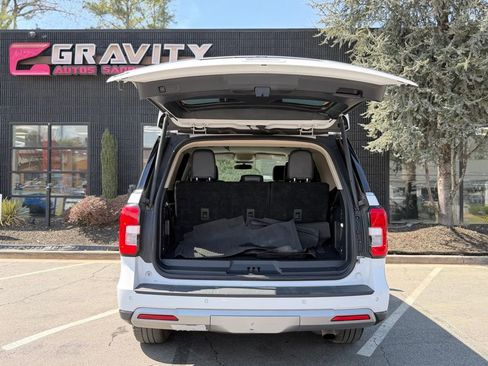 Used 2024 Ford Expedition XLT image 17