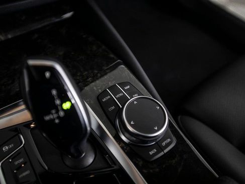 Used 2023 BMW 530e w/ Premium Package image 35