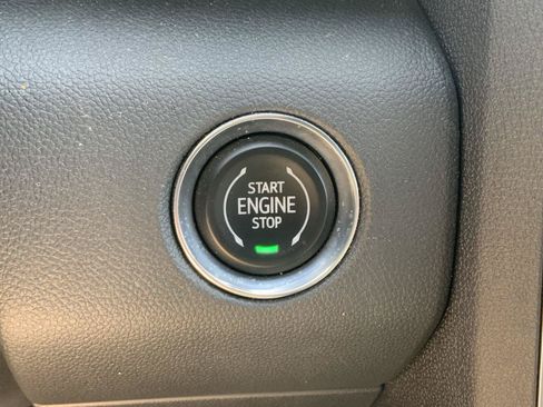 Used 2026 GMC Acadia Elevation w/ Elevation Premium Package AWD/4WD image 19