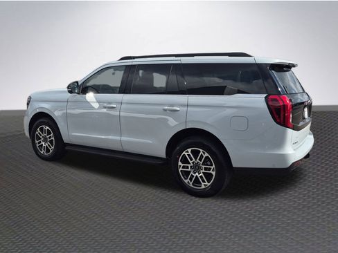 New 2025 Ford Expedition Active image 5