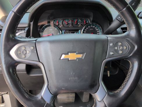 Used 2017 Chevrolet Suburban LT AWD/4WD image 25