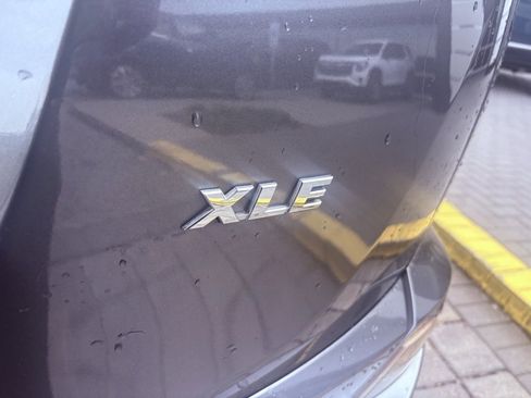 Used 2017 Toyota RAV4 XLE image 7