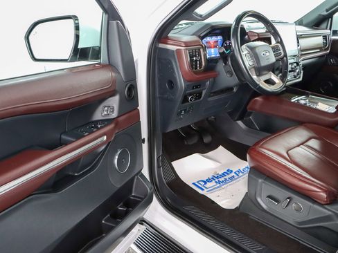 Used 2023 Ford Expedition Max Limited image 3