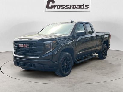 Used 2025 GMC Sierra 1500 Pro w/ Graphite Edition