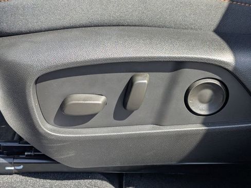 New 2025 Chevrolet Equinox ACTIV w/ Safety and Technology Package image 22