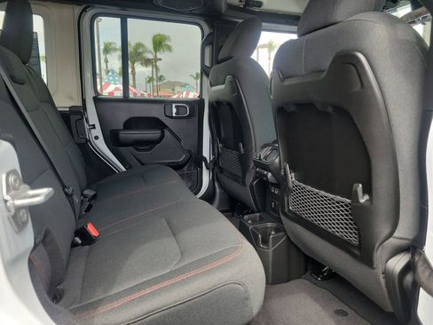 Used 2025 Jeep Wrangler Unlimited Rubicon image 24