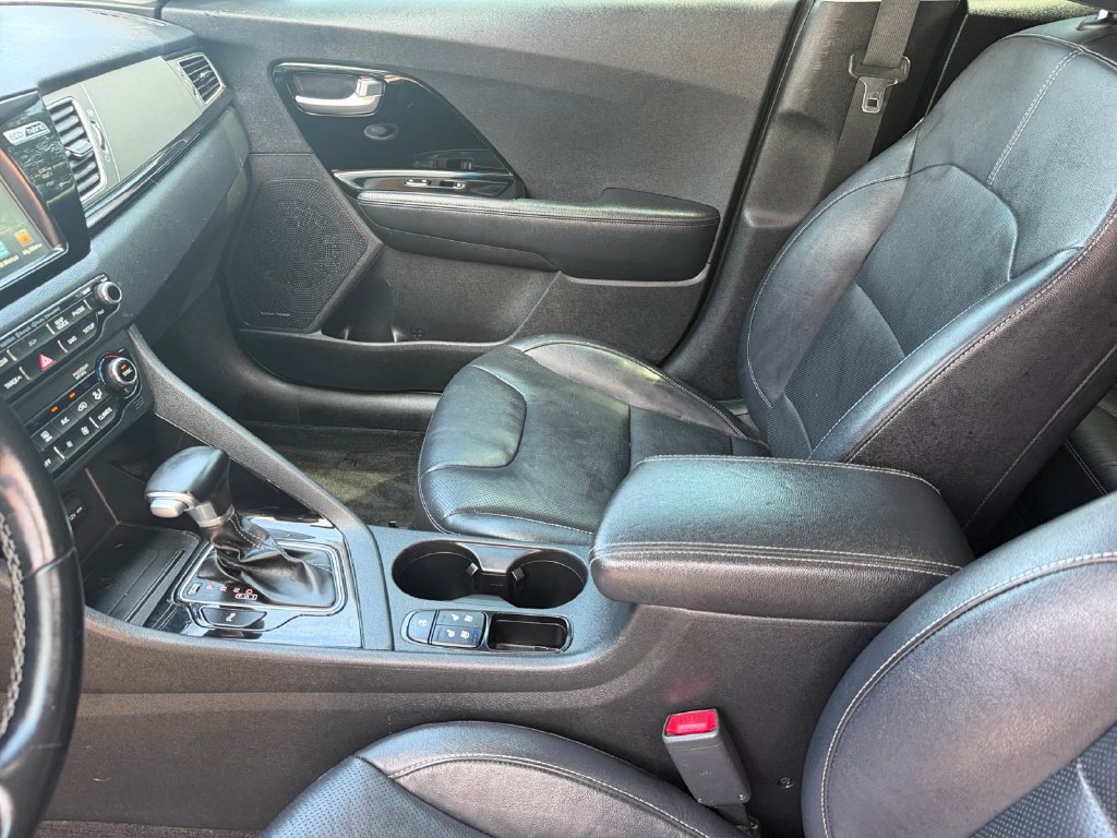 Used 2018 Kia Niro Touring FWD image 12