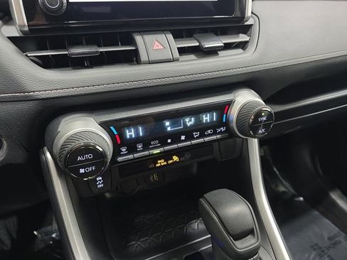 Certified 2025 Toyota RAV4 XLE image 21