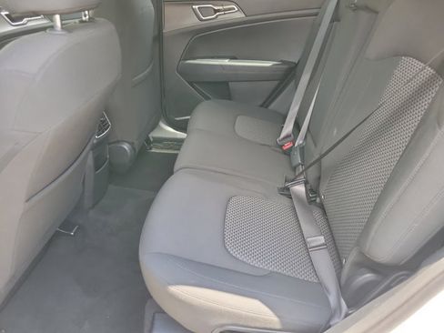 Used 2024 Kia Sportage LX AWD/4WD image 8