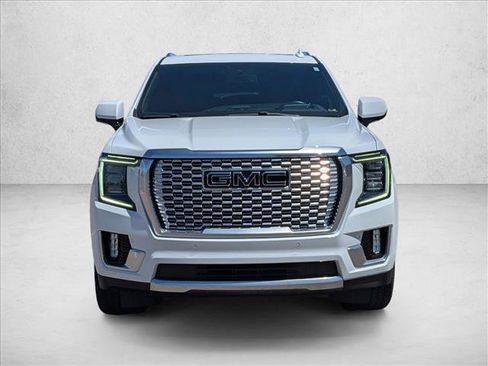 Used 2022 GMC Yukon XL Denali AWD/4WD image 2