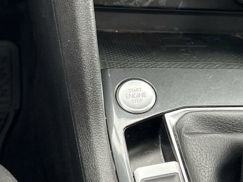 Certified 2022 Volkswagen Tiguan SE image 22