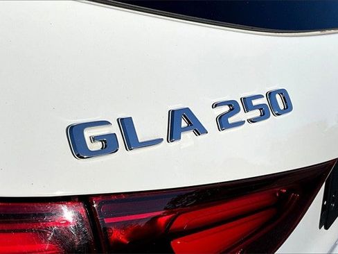 Certified 2025 Mercedes-Benz GLA 250 4MATIC image 27