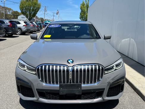 Used 2022 BMW 750i xDrive w/ Executive Package AWD/4WD image 3