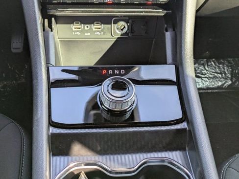 New 2025 Jeep Grand Cherokee L Laredo image 17