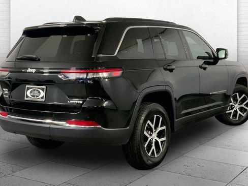 Used 2025 Jeep Grand Cherokee Limited AWD/4WD image 13
