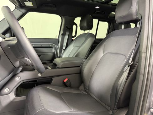 Used 2024 Land Rover Defender 110 X-Dynamic SE AWD/4WD image 5