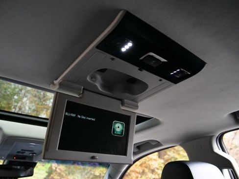 Used 2018 Chevrolet Tahoe LT image 28