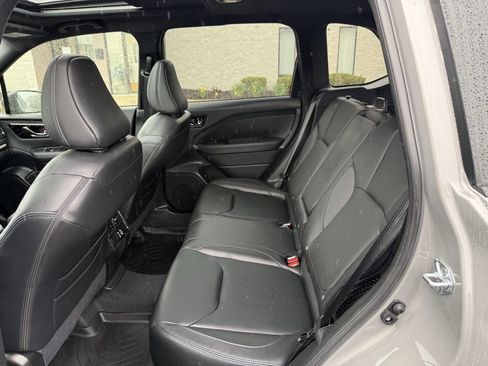 Used 2025 Subaru Forester Limited w/ Popular Package image 21