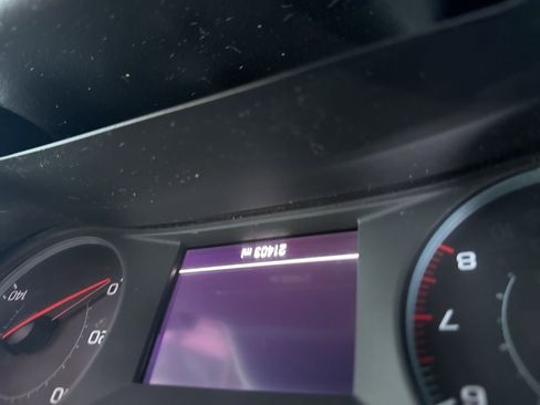 Used 2023 Chevrolet Traverse LS w/ Safety Package FWD image 8