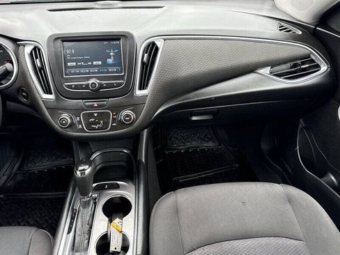 Used 2018 Chevrolet Malibu LT FWD image 26