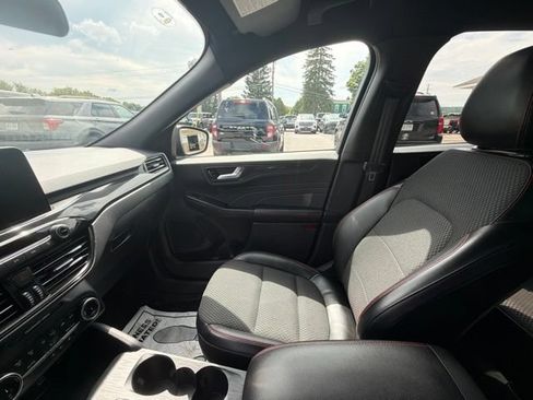 Used 2023 Ford Escape ST-Line Select AWD/4WD image 30